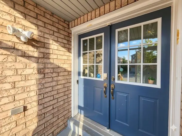 24 Guinevere RD, Markham, ON L3S 4S9