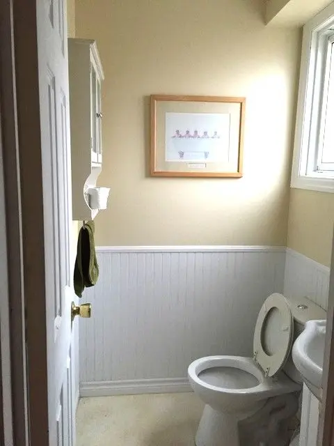 23 Carlton RD, Barrie, ON L4M 5K8