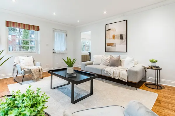 1107 Royal York RD, Toronto W08, ON M8X 2G8