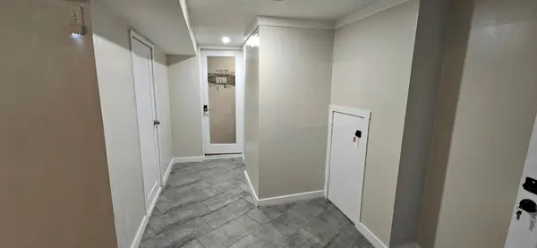 290 Morden RD #Lower Level, Oakville, ON L6K 2S5