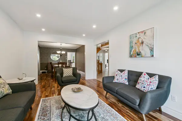 1823 The Chase N/A, Mississauga, ON L5M 2Y8