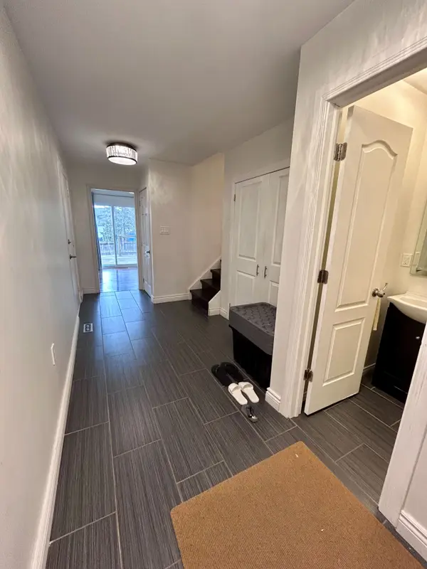 3212 Palmer DR, Burlington, ON L7M 1L8