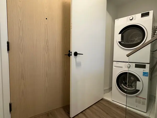 60 George Butchart DR #120, Toronto W05, ON M3K 0C9