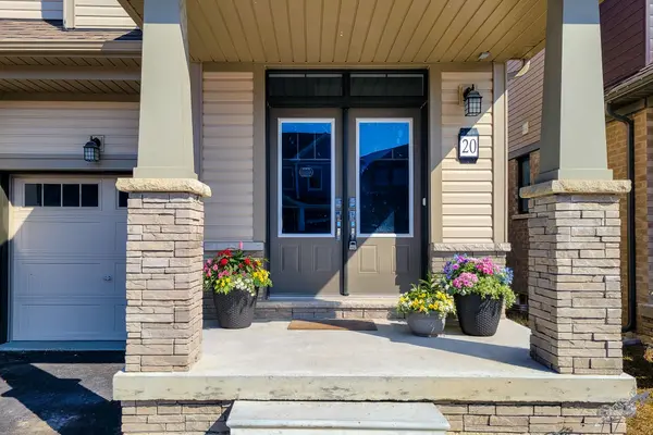 20 Monteith DR, Brantford, ON N3T 0W6