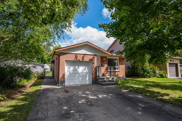 8 Pamela PL, Guelph, ON N1H 8C9