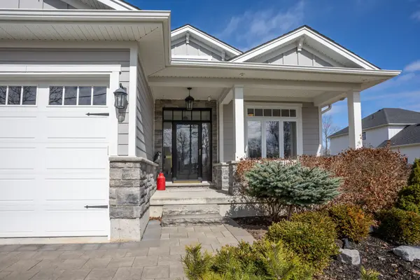 89 Gill RD, Lambton Shores, ON N0M 1T0