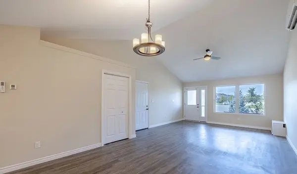 703 Regent ST, Strathroy-caradoc, ON N0L 1W0