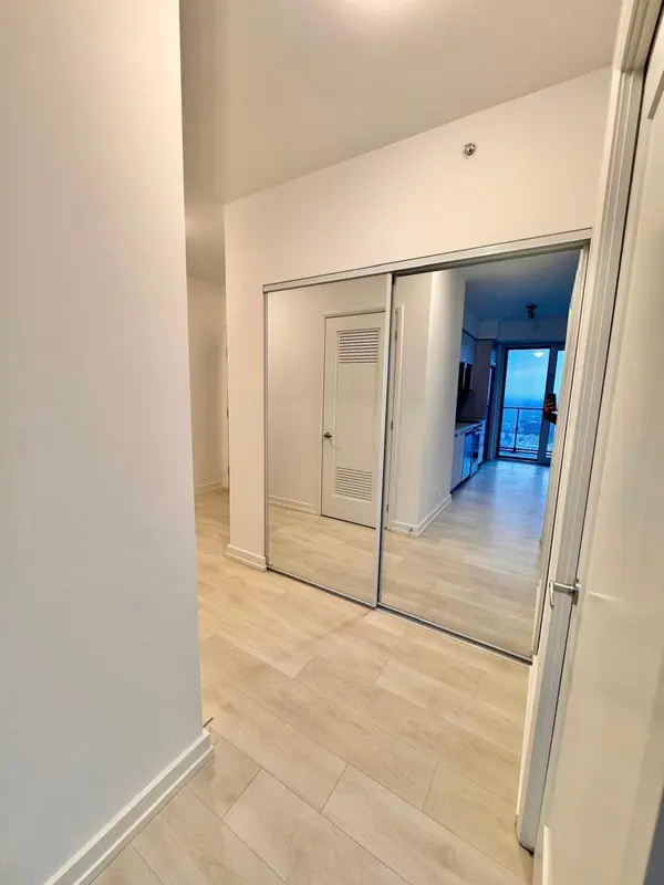 75 James ST S #2706, Hamilton, ON L8P 4V8