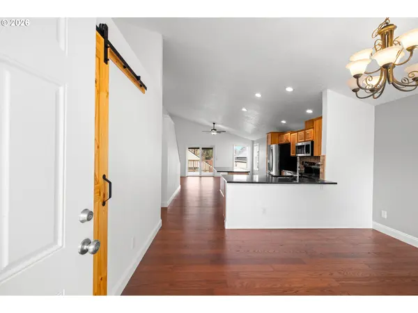 18307 TUPPER RD, Sandy, OR 97055