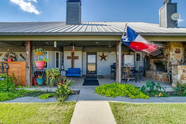 207 Trails End, Poolville, TX 76487