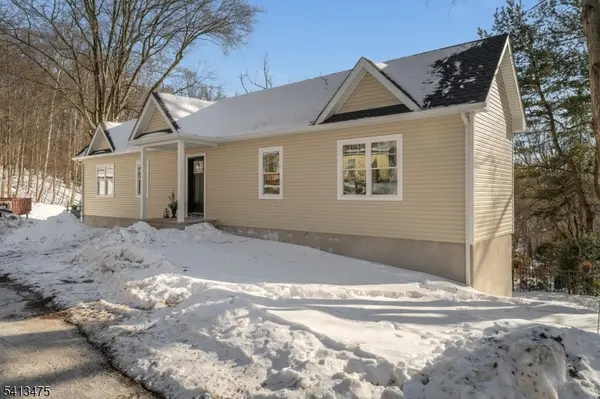 48 Northwood Dr, High Bridge Boro, NJ 08829