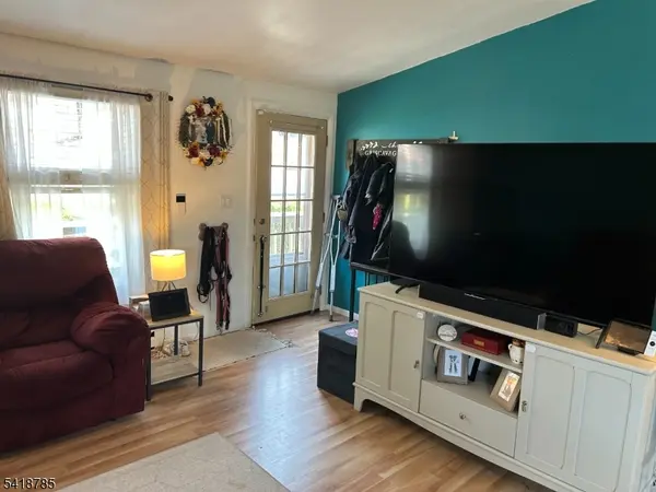 2 King Hill Rd, High Bridge Boro, NJ 08829