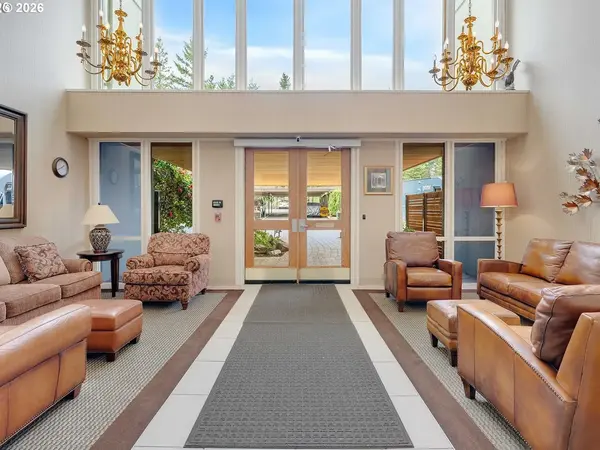 45 EAGLE CREST DR #315, Lake Oswego, OR 97035