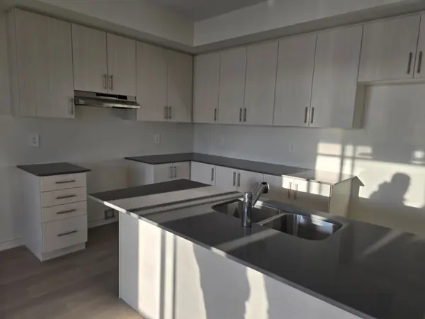 79 Rackham LN, Clarington, ON L1E 0M3