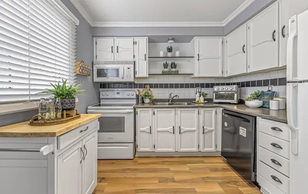 557 Birkdale ST, Oshawa, ON L1H 8C3