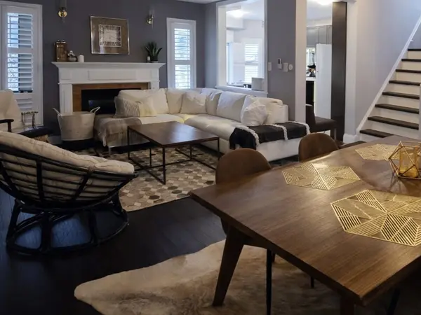 25 Lundigan DR, Georgina, ON L4P 0C2