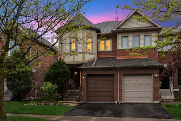 11 Snedden AVE, Aurora, ON L4G 7J6