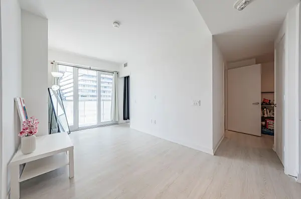 3883 Quartz RD #1101, Mississauga, ON L5B 0M4