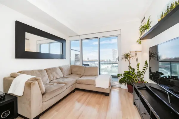 100 John ST #909, Brampton, ON L6W 0A8