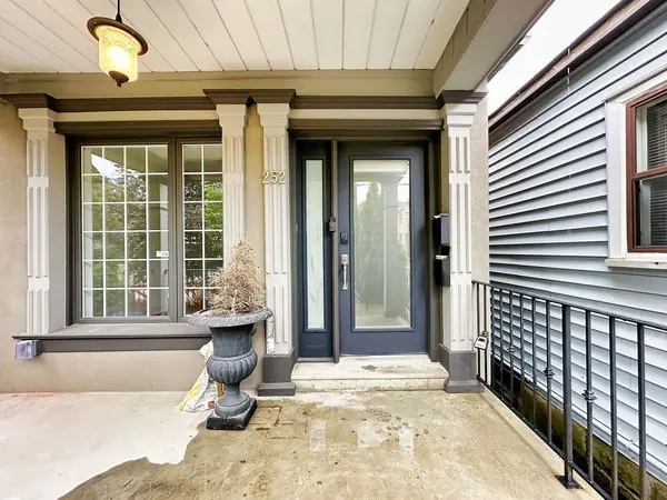 252 Earlscourt AVE, Toronto W03, ON M6E 4B6