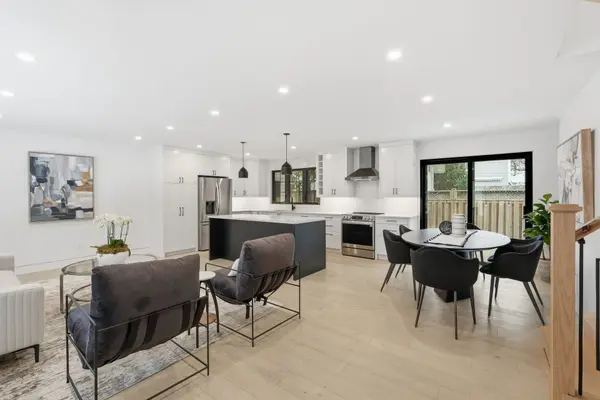 5135 Mulberry DR, Burlington, ON L7L 3P5