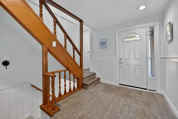 453 Woodview RD #4, Burlington, ON L7N 2Z9