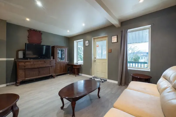 90 Palace RD, Greater Napanee, ON K7R 3B3