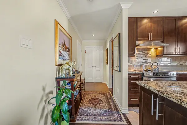 32 De La Croisee ST #Unit 204, Russell, ON K0A 1W0