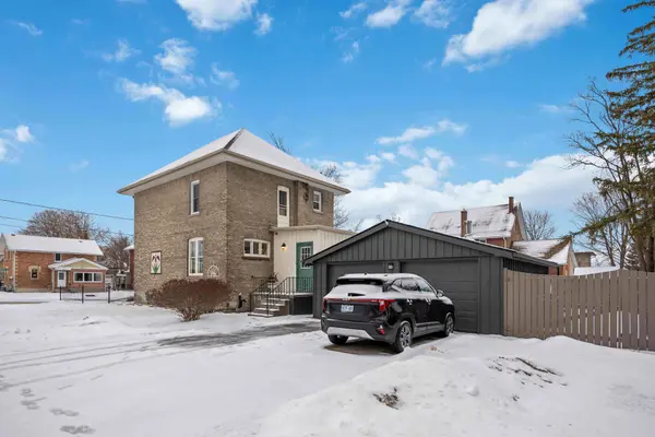 83 Peel ST, Kawartha Lakes, ON K9V 3M5