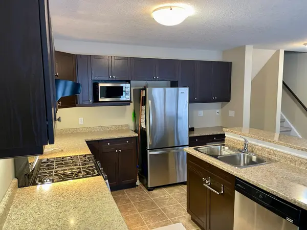 96 Mcmahen ST, London East, ON N5Y 0A2