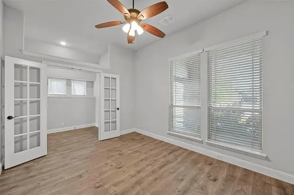 1124 Raptor Road, Alvarado, TX 76009