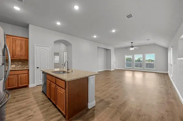 1124 Raptor Road, Alvarado, TX 76009