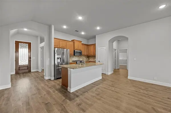 1124 Raptor Road, Alvarado, TX 76009