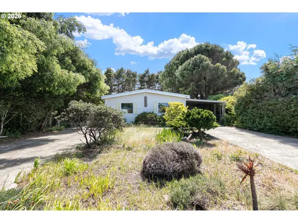 1600 RHODODENDRON DR #429, Florence, OR 97439