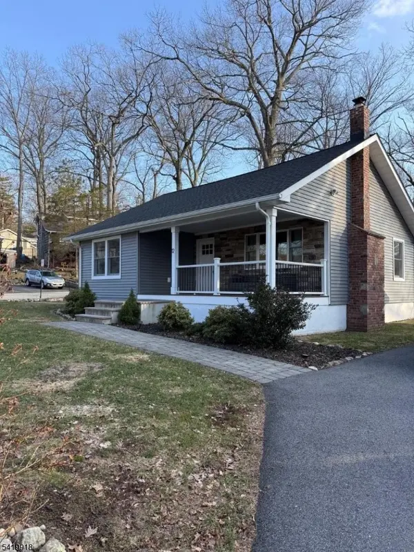 12 Bellot Rd, Ringwood Boro, NJ 07456