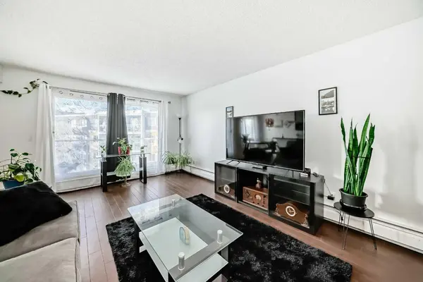 4455D Greenview DR NE #403, Calgary, AB T2E 6M1