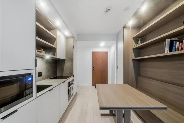 55 Charles ST E #3808, Toronto C08, ON M4Y 0J1