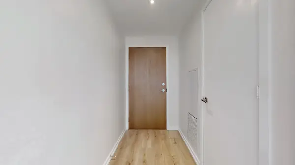 1000 Portage Pkwy #1211, Vaughan, ON L4K 0L1