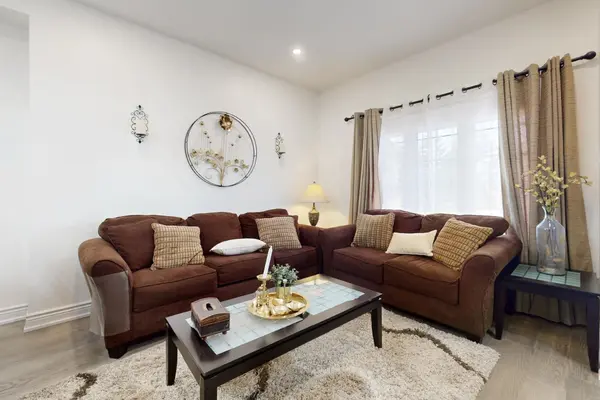 7218 Lulworth CT, Mississauga, ON L5N 7X2