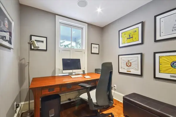 276 Spruce ST, Oakville, ON L6J 2G7