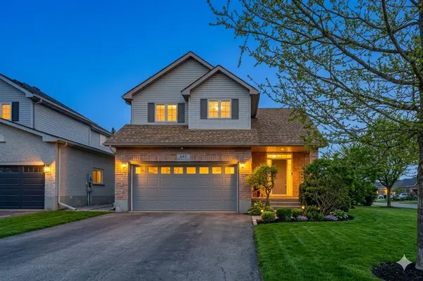 685 COLDSTREAM DR W, Waterloo, ON N2V 2J1