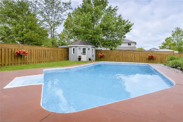 685 COLDSTREAM DR W, Waterloo, ON N2V 2J1