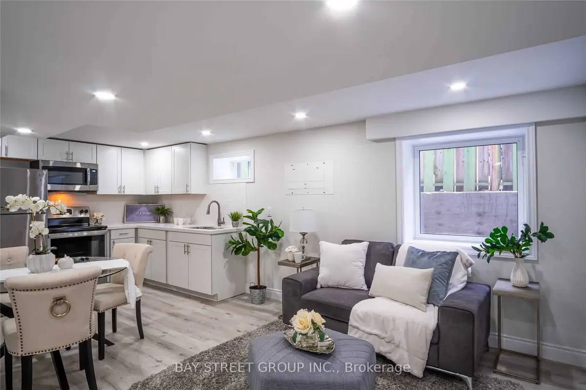 351 East 27th ST #Lower, Hamilton, ON L8V 3G9