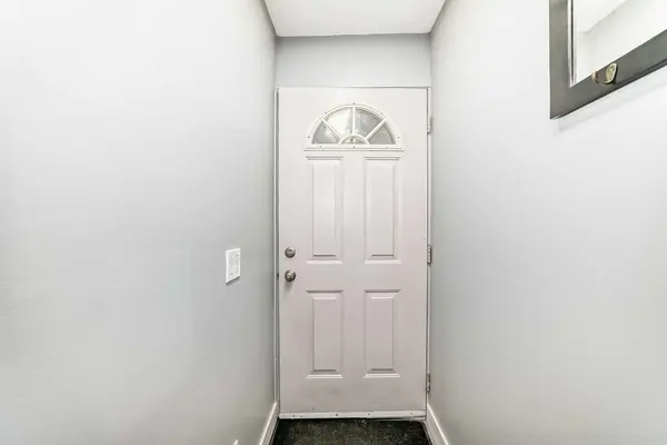 3800 Fonda WAY SE #33, Calgary, AB T2A 6G8