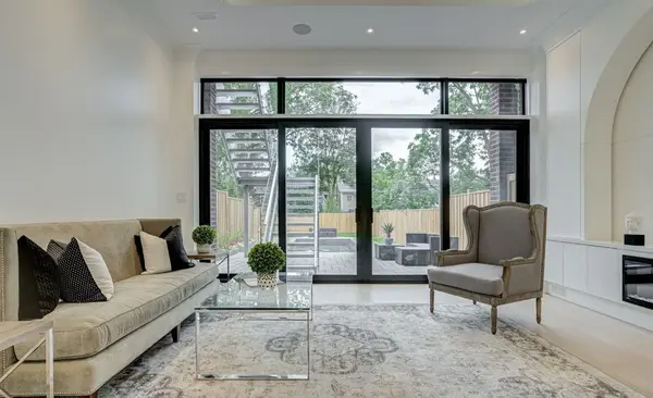 119 Glengrove AVE W, Toronto C04, ON M4R 1P1