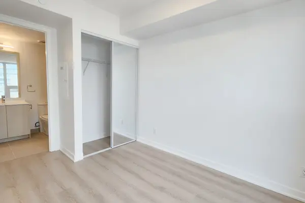 100 Queen ST E #1201, Toronto C08, ON M5C 0B5