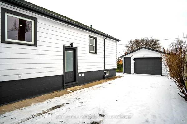351 East 27th ST #Lower, Hamilton, ON L8V 3G9