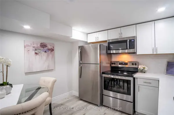 351 East 27th ST #Lower, Hamilton, ON L8V 3G9