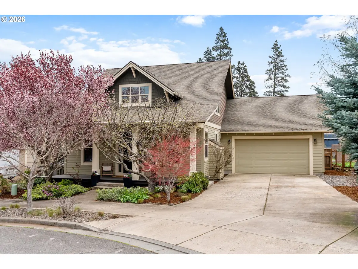 913 FALCON CT, Hood River, OR 97031