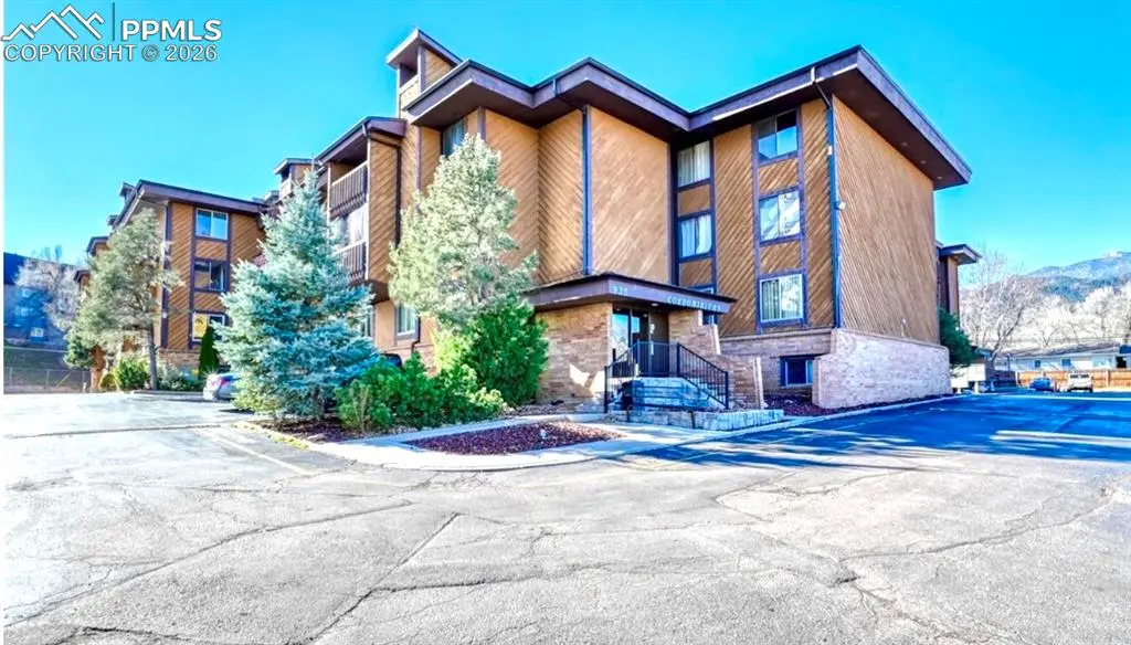 935 Saturn DR #207, Colorado Springs, CO 80905